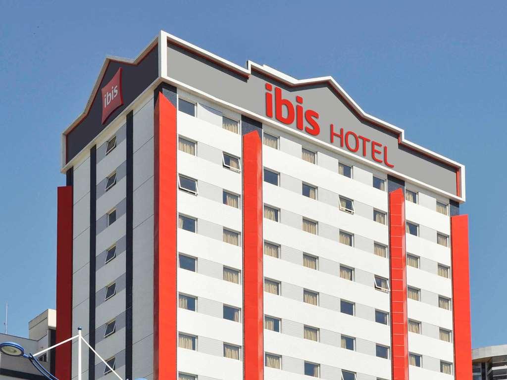 Ibis Vitoria Praia Do Canto Экстерьер фото