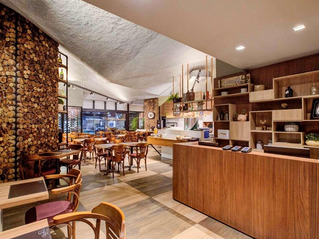 Ibis Vitoria Praia Do Canto Экстерьер фото