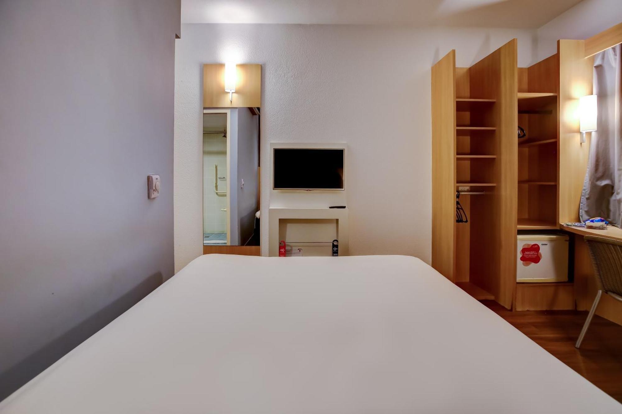 Ibis Vitoria Praia Do Canto Экстерьер фото